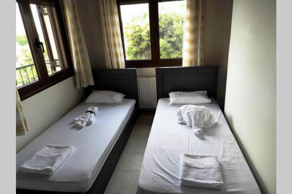 Artemis Penthouse 10 Minute From National Airport Villa ภายนอก รูปภาพ
